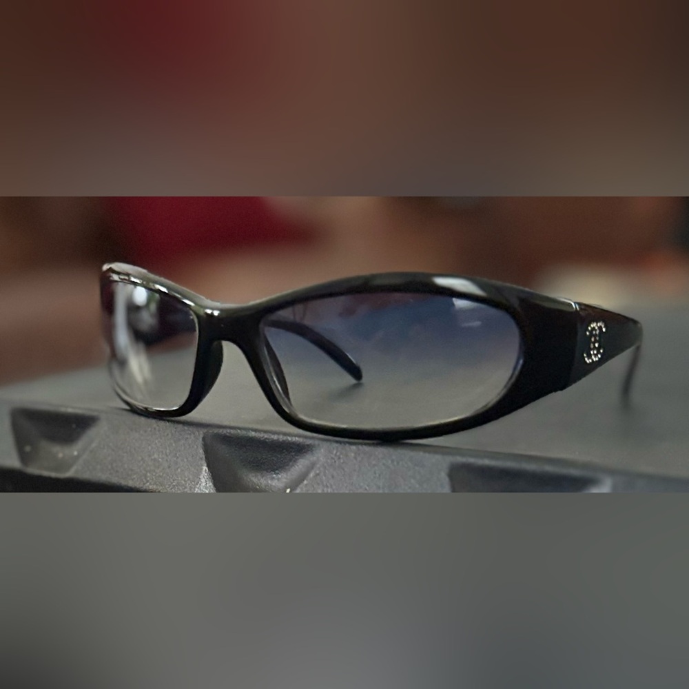 CHANEL Authentic Black Frame Wrap Around 
Sunglasses 6004B 501/19 6116 120
